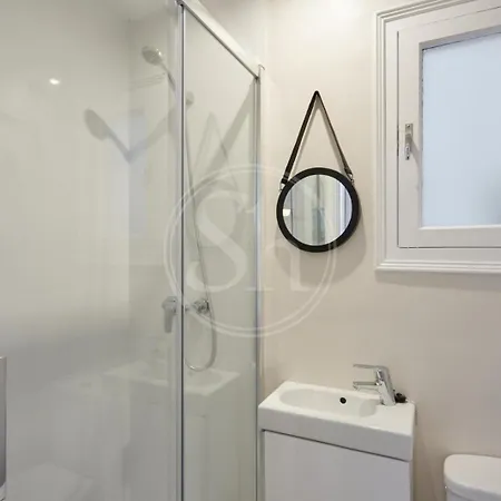 Double Bedroom Men Only Exaimple * 巴塞罗那